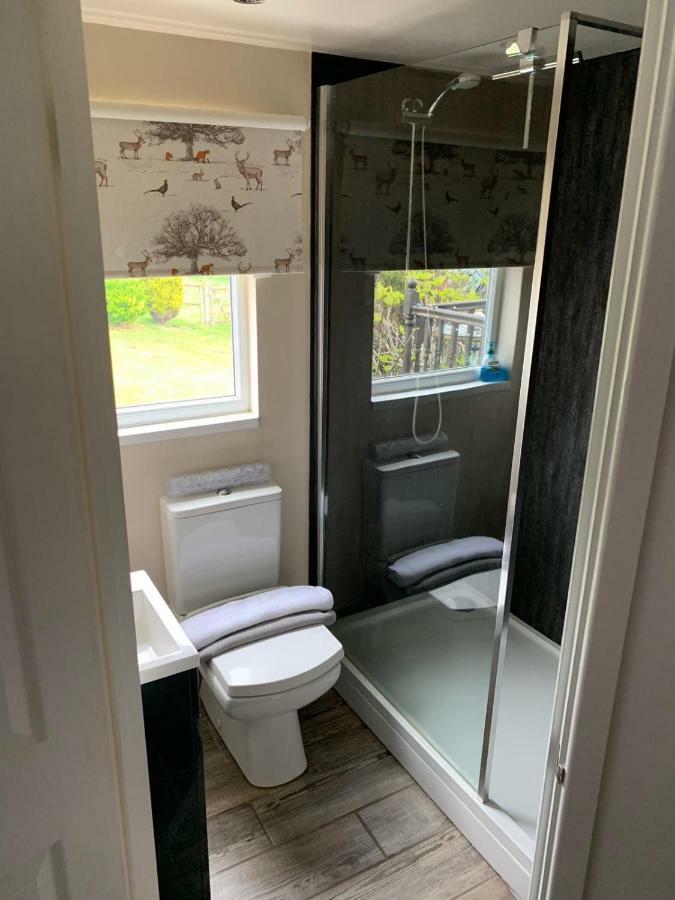 Upside Down House: Quirky Retreat Near Sherwood Forest Nottingham Exterior photo